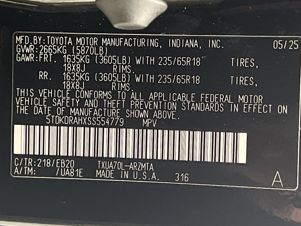 Used 2025 Toyota Highlander XLE FWD image 87