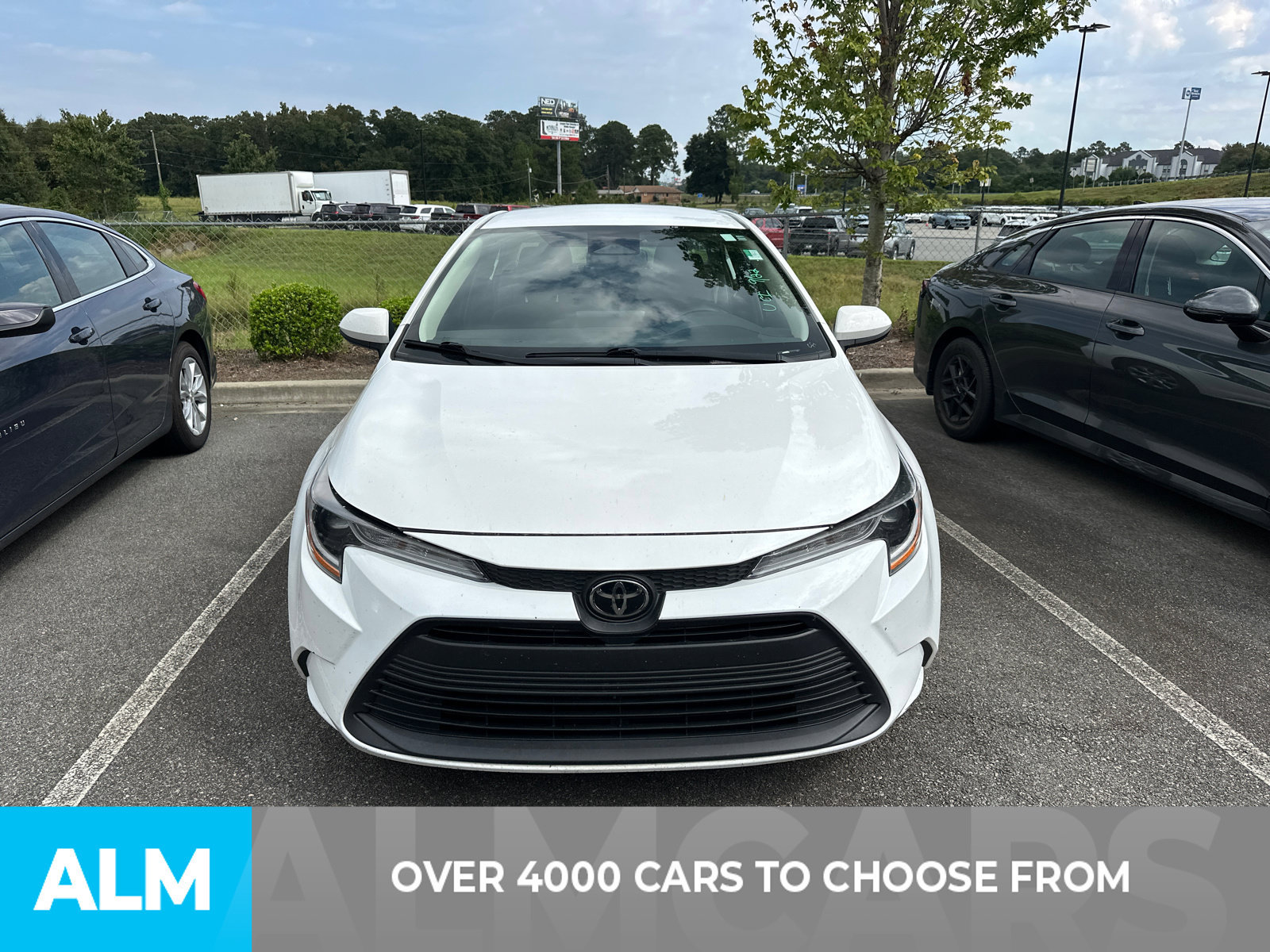 Used 2024 Toyota Corolla LE FWD image 2