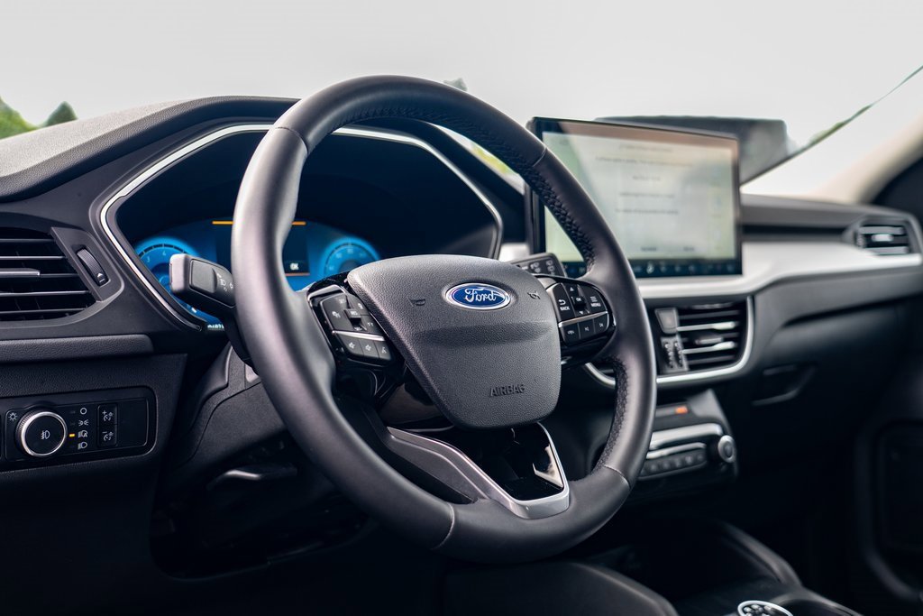 Used 2023 Ford Escape Platinum image 14