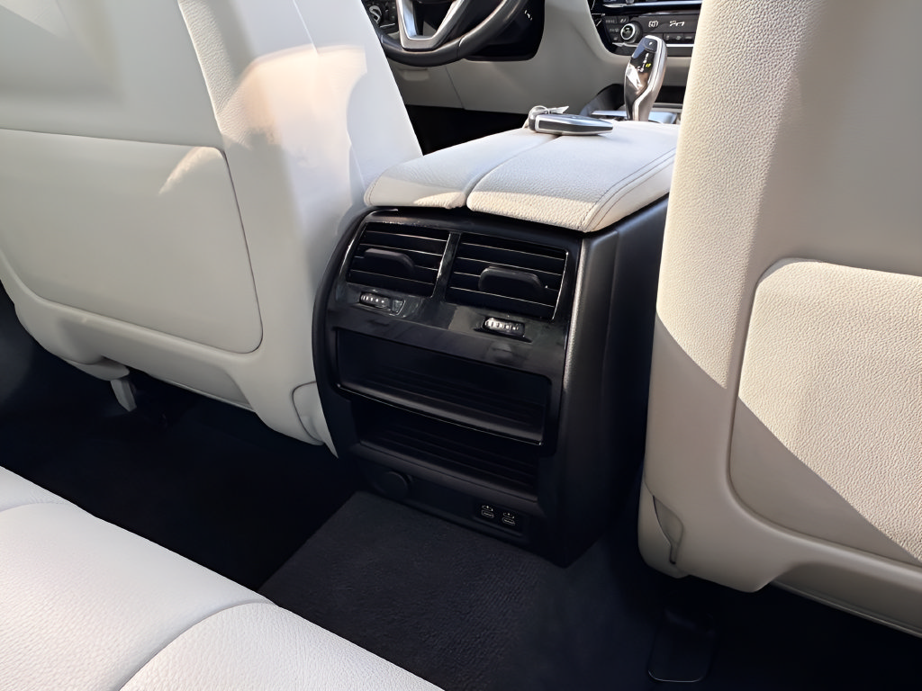 Used 2023 BMW 530i w/ Premium Package RWD image 22