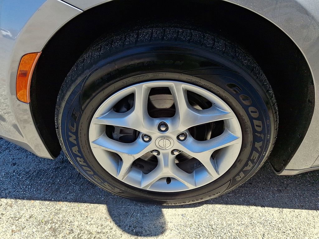 Used 2018 Chrysler Pacifica Touring-L Plus w/ Tire & Wheel Group FWD image 5