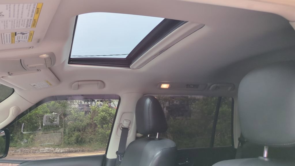 Used 2021 Nissan Armada SL image 13