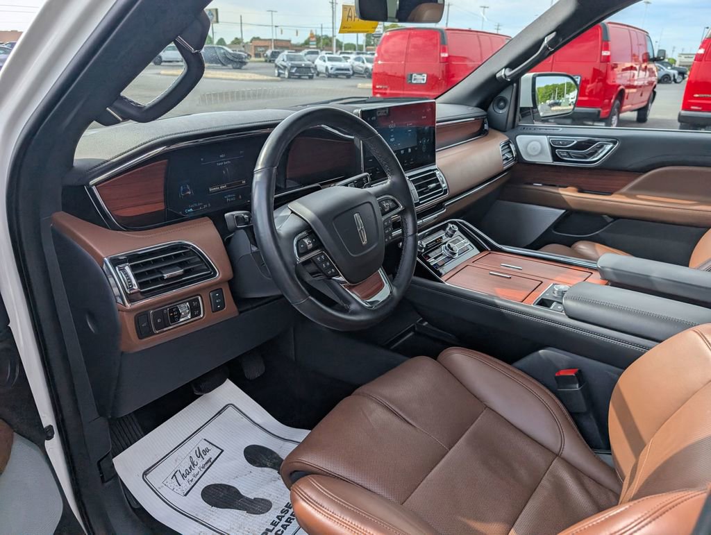 Used 2024 Lincoln Navigator L Reserve AWD/4WD image 13
