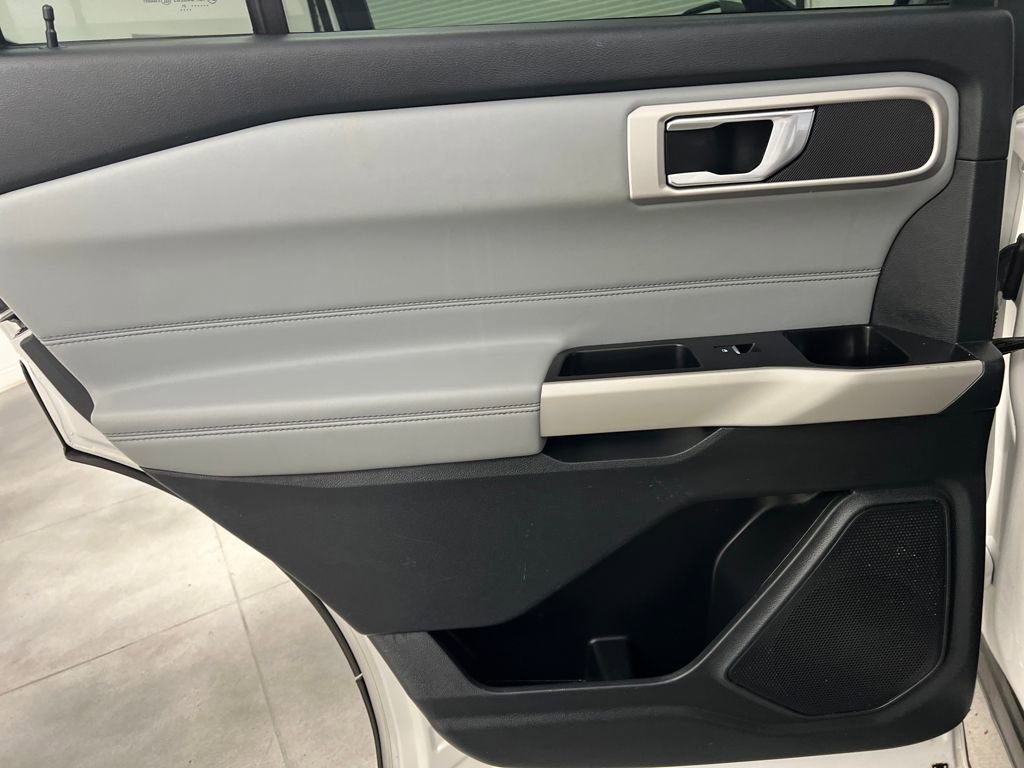 Used 2021 Ford Explorer XLT w/ Equipment Group 202A image 16