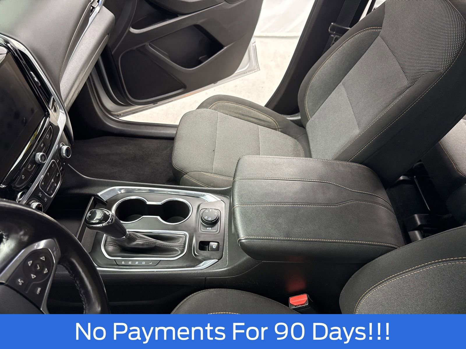 Used 2018 Chevrolet Traverse LT image 19