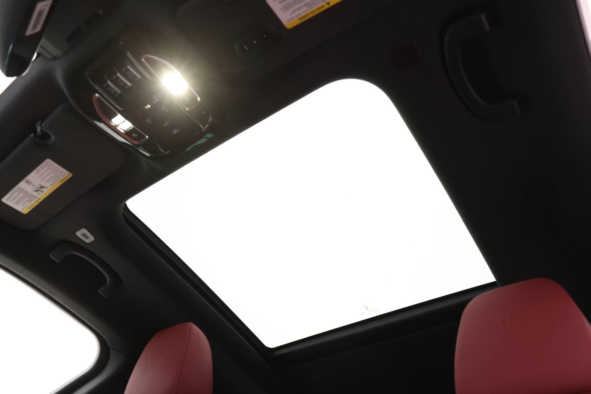 Used 2025 Maserati Grecale Folgore image 14