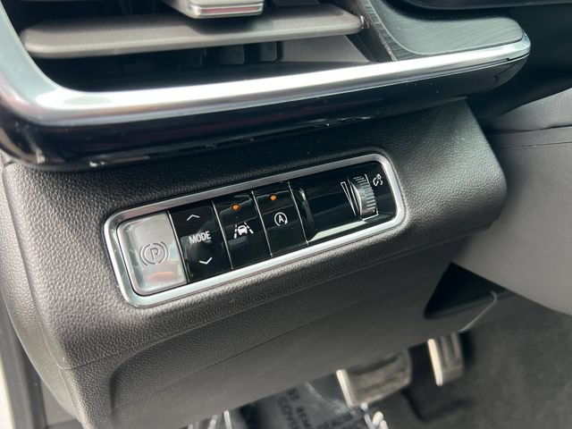 Used 2024 Buick Envision Sport Touring AWD/4WD image 29