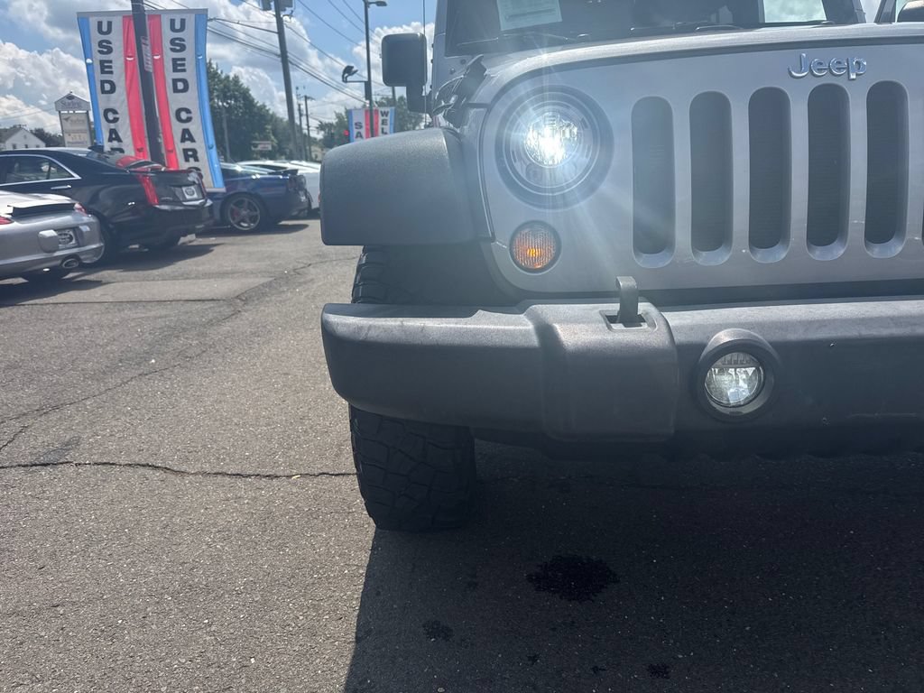 Used 2017 Jeep Wrangler Unlimited Rubicon w/ Connectivity Group AWD/4WD image 33