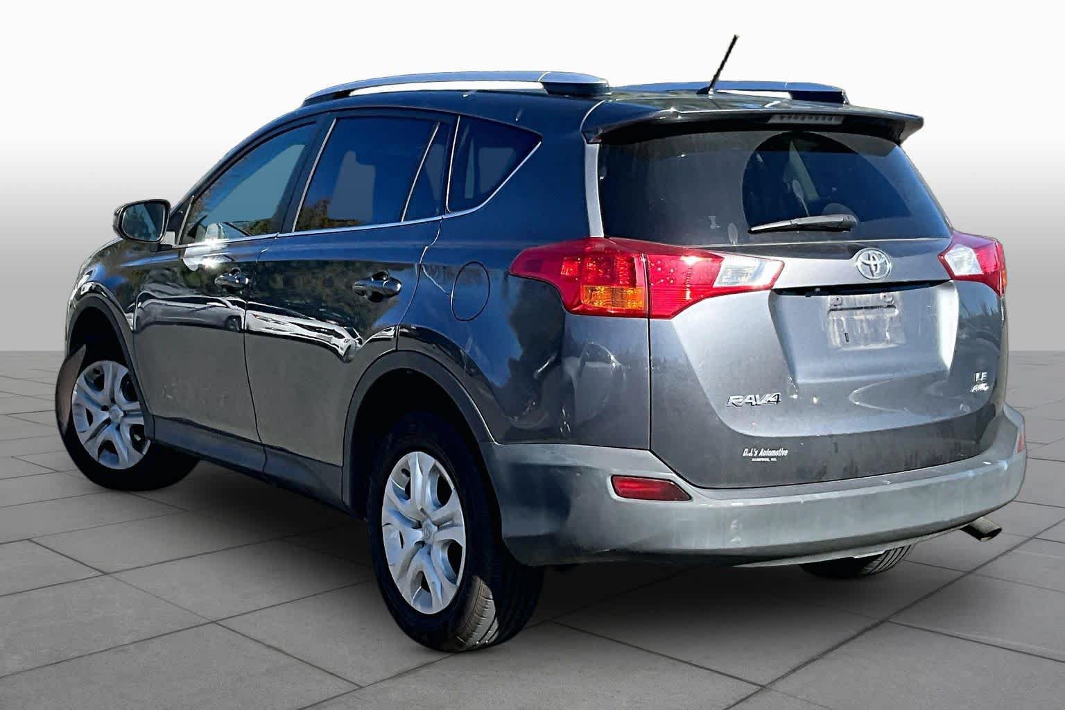 Used 2015 Toyota RAV4 LE AWD/4WD image 12