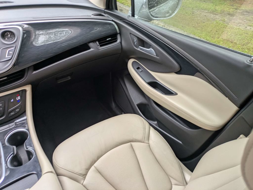 Used 2017 Buick Envision Essence FWD image 18