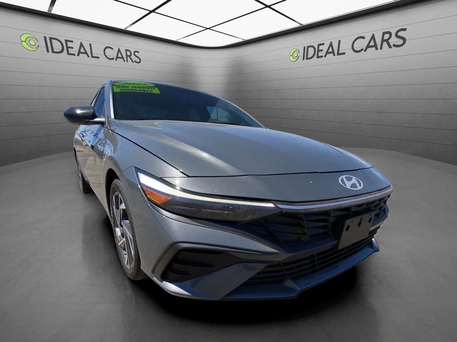 Used 2025 Hyundai Elantra Sport FWD image 3