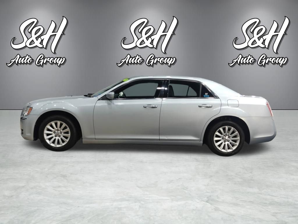 Used 2013 Chrysler 300 w/ Driver Convenience Group image 14