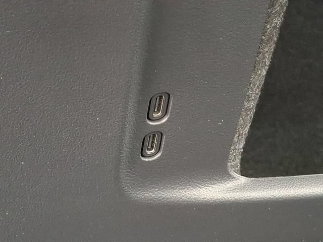 Certified 2025 Cadillac Optiq Luxury 2 w/ LPO, Floor Liner Package AWD/4WD image 23