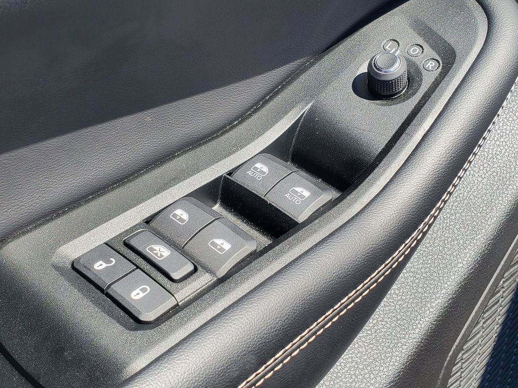 Used 2025 Jeep Grand Cherokee L Laredo AWD/4WD image 13
