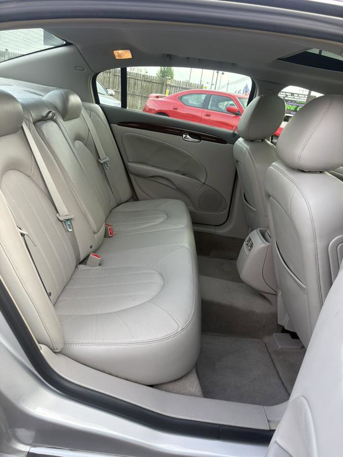 Used 2011 Buick Lucerne CXL FWD image 15