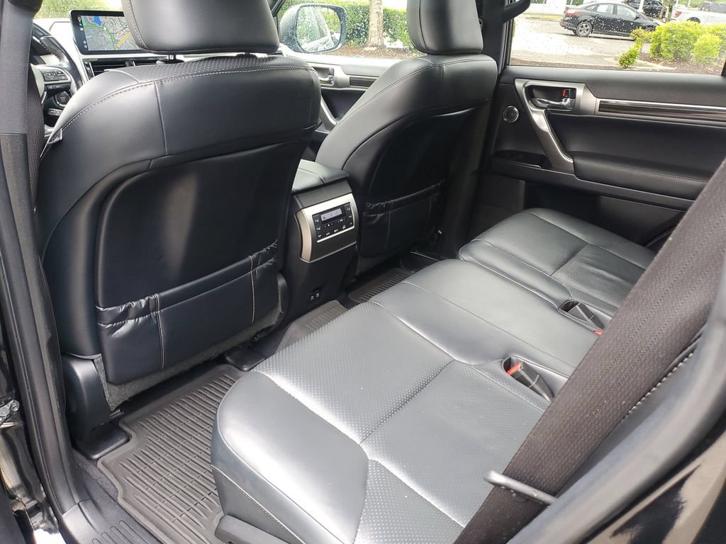 Used 2023 Lexus GX 460 Luxury w/ Accessory Package AWD/4WD image 11