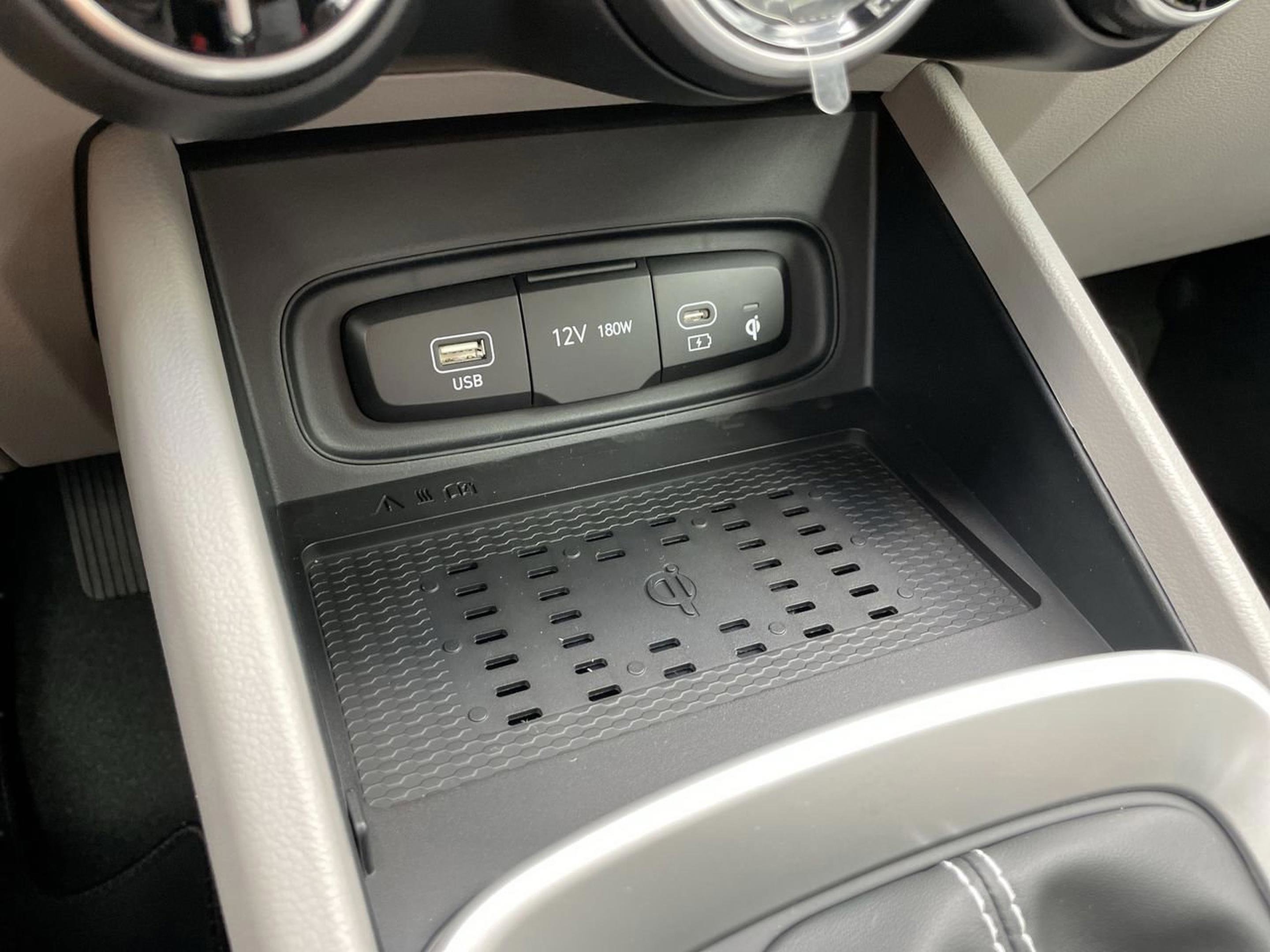 New 2026 Hyundai Venue SEL FWD image 22