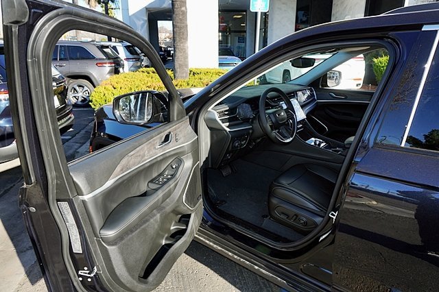 New 2023 Jeep Grand Cherokee Limited 4xe image 46