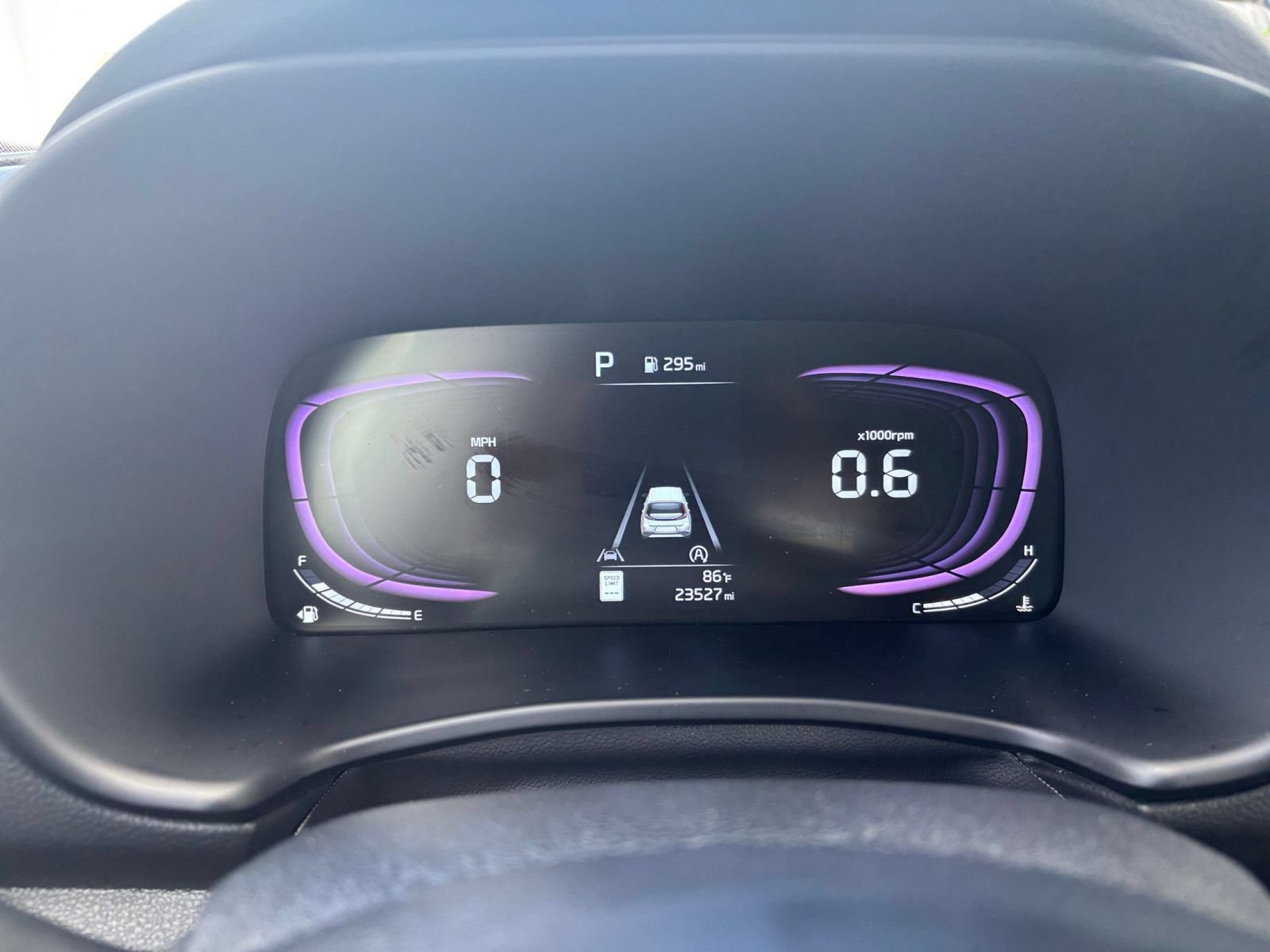 Used 2025 Kia Soul LX w/ LX Technology Package FWD image 38