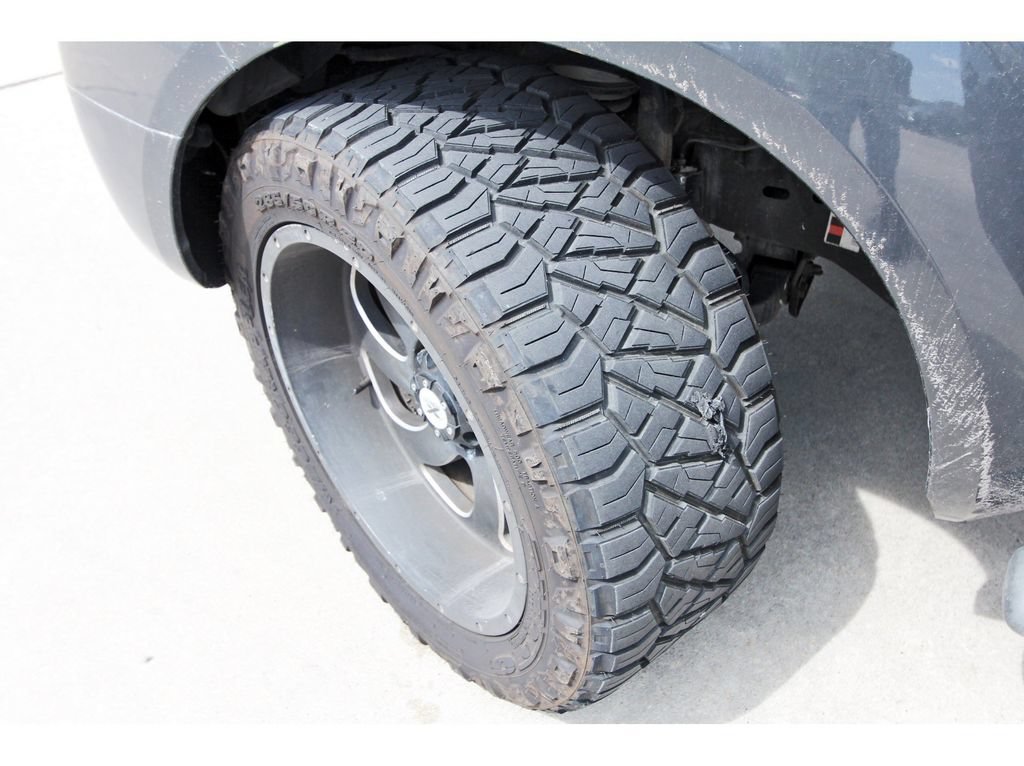 Used 2015 Nissan Frontier SV RWD image 14