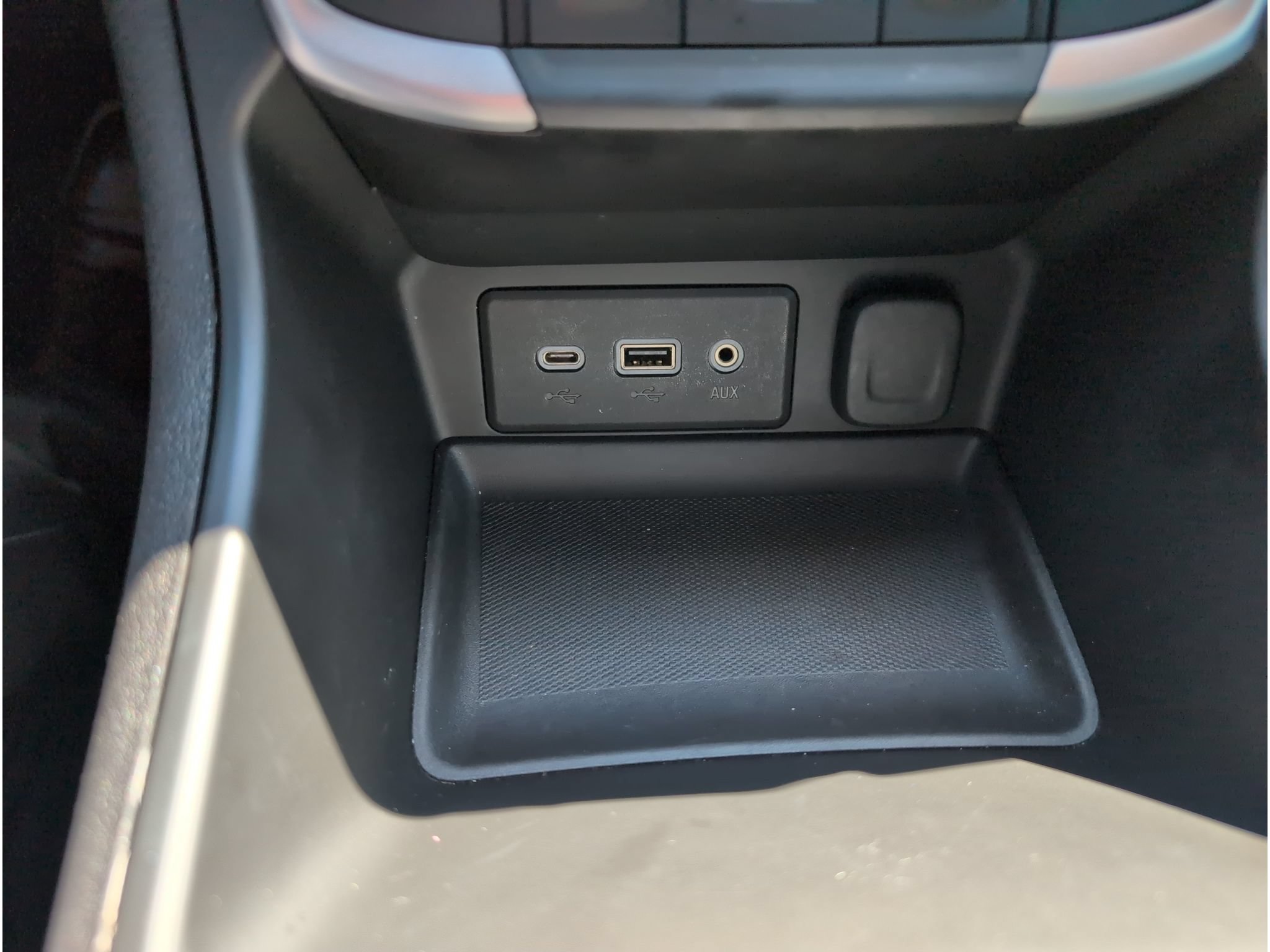 Used 2024 GMC Terrain SLE w/ Driver Convenience Package FWD image 25