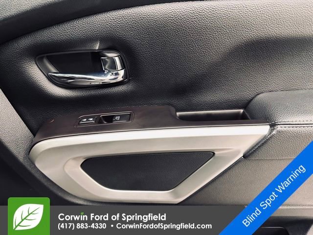Used 2020 Nissan Titan SL w/ Moonroof Package image 12