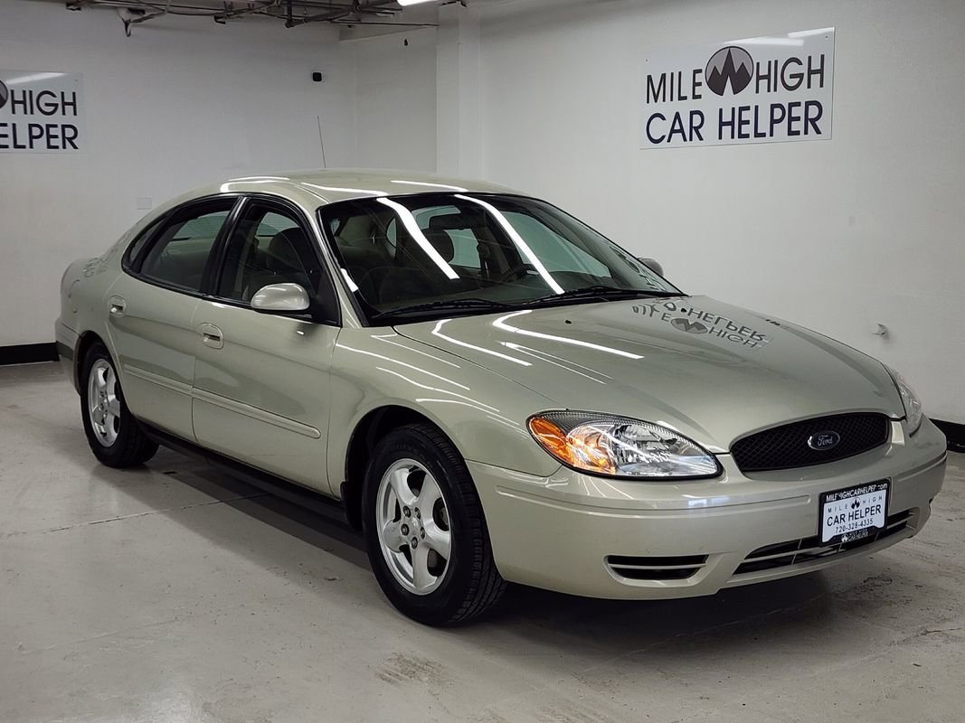 Used 2004 Ford Taurus SE image 3