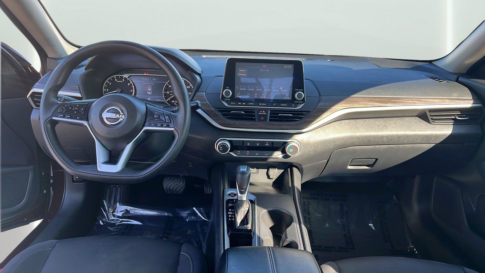 Used 2025 Nissan Altima 2.5 SV FWD image 10