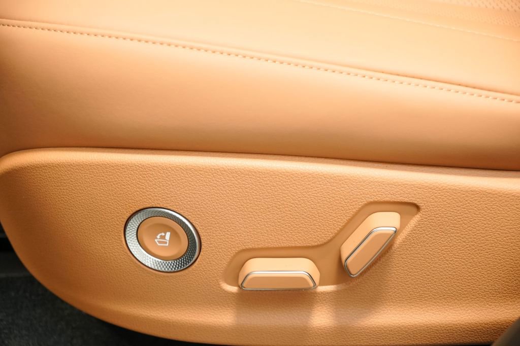 New 2025 Genesis GV80 3.5T Prestige image 32