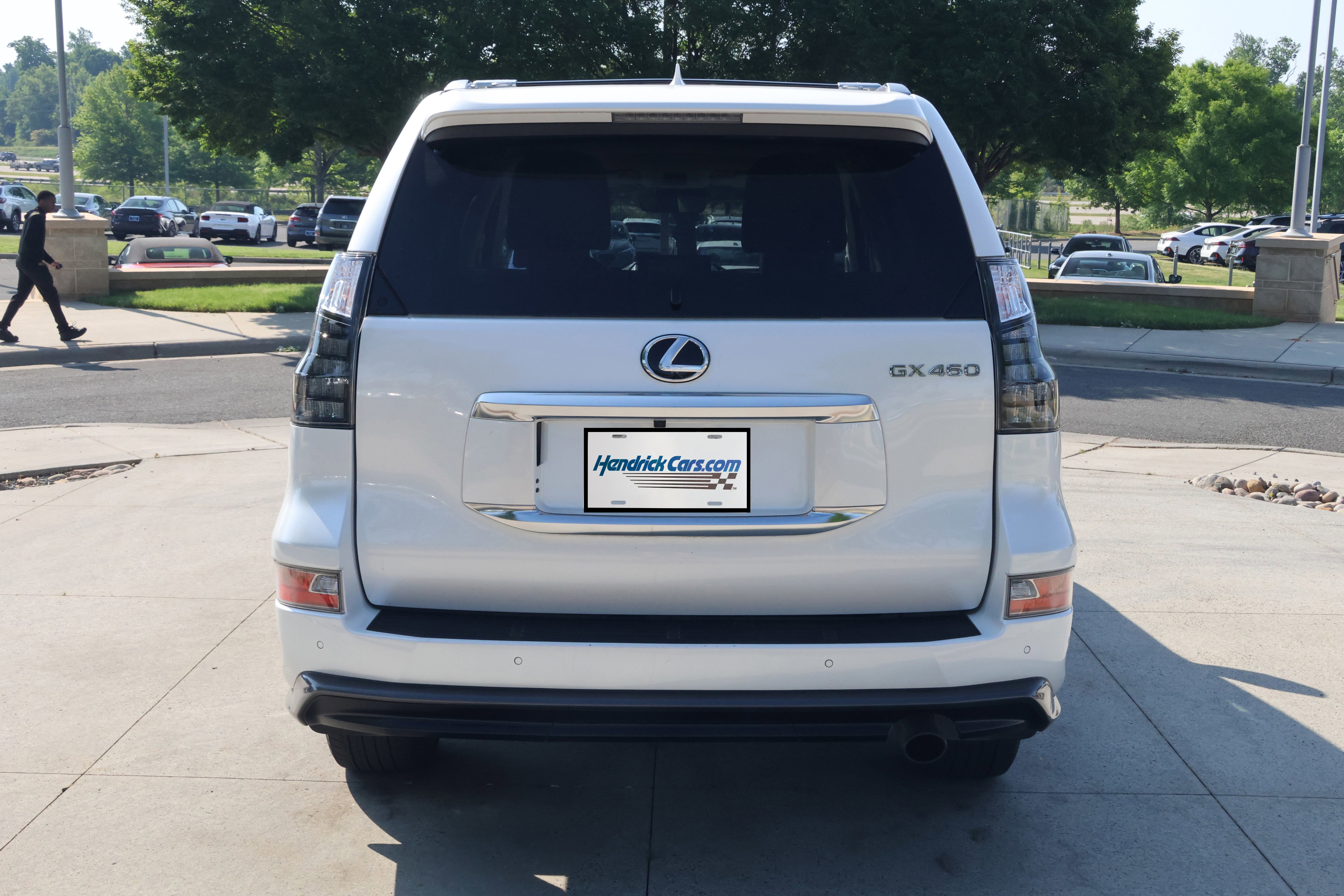 Used 2023 Lexus GX 460 Premium w/ Accessory Package AWD/4WD image 8