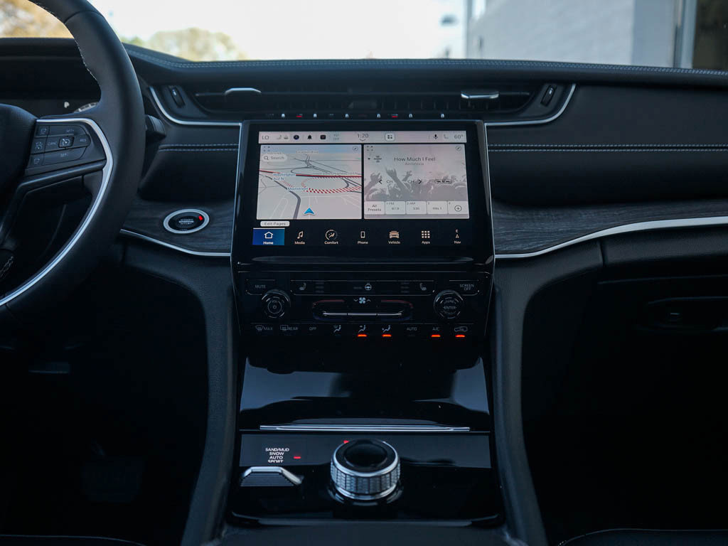 New 2025 Jeep Grand Cherokee Limited w/ Trailer Tow Package AWD/4WD image 17