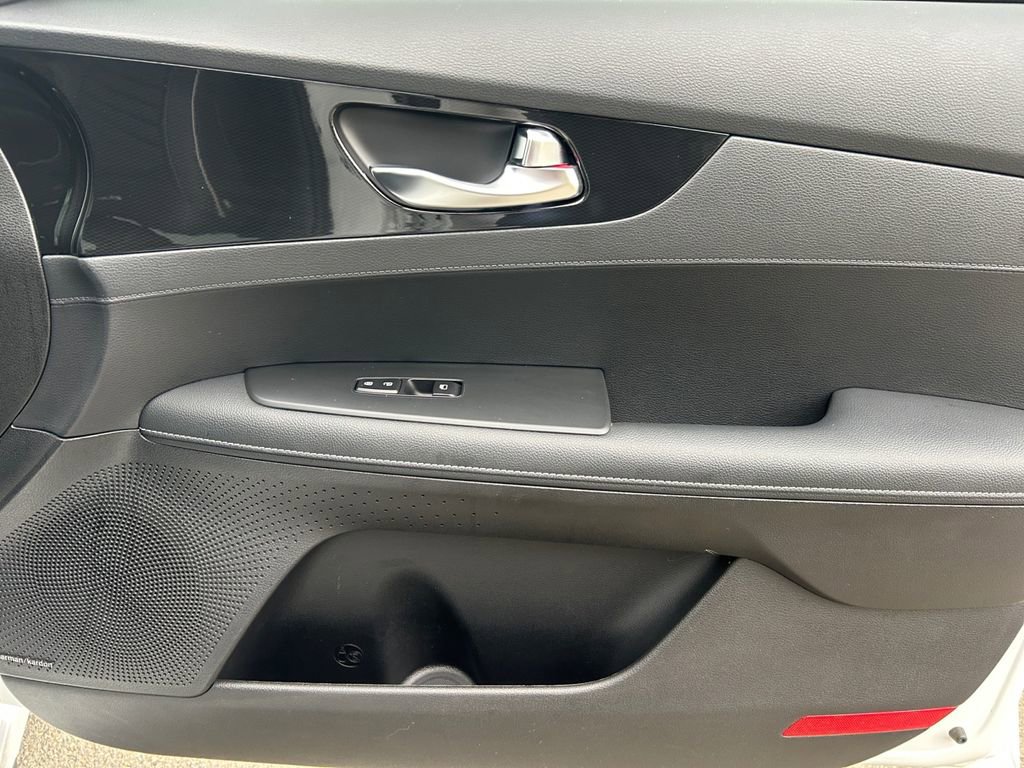 Used 2023 Kia Forte GT-Line w/ GT-Line Premium Package image 25