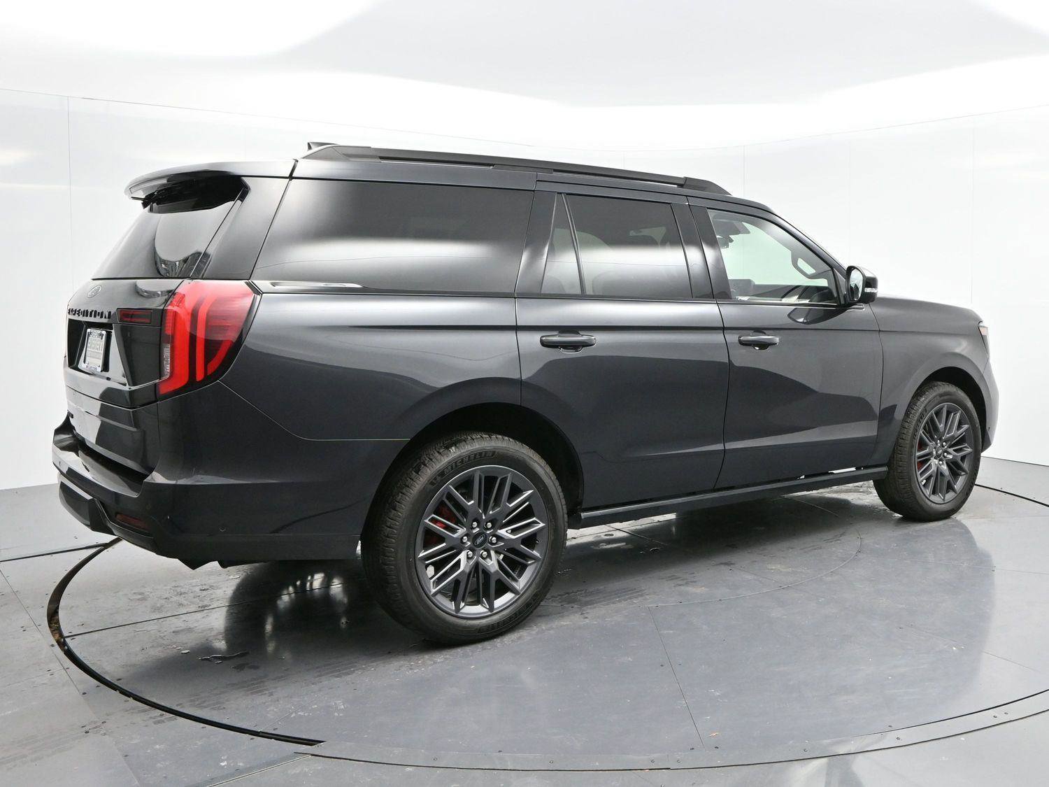 Used 2025 Ford Expedition Platinum w/ Stealth Performance Package image 7