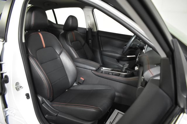 Certified 2025 Nissan Sentra SR w/ SR Premium Package FWD image 34