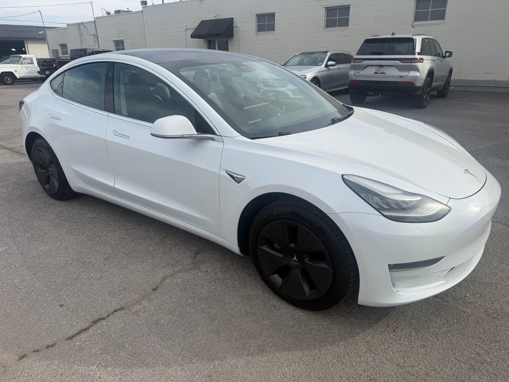 Used 2019 Tesla Model 3 Standard Range Plus image 8