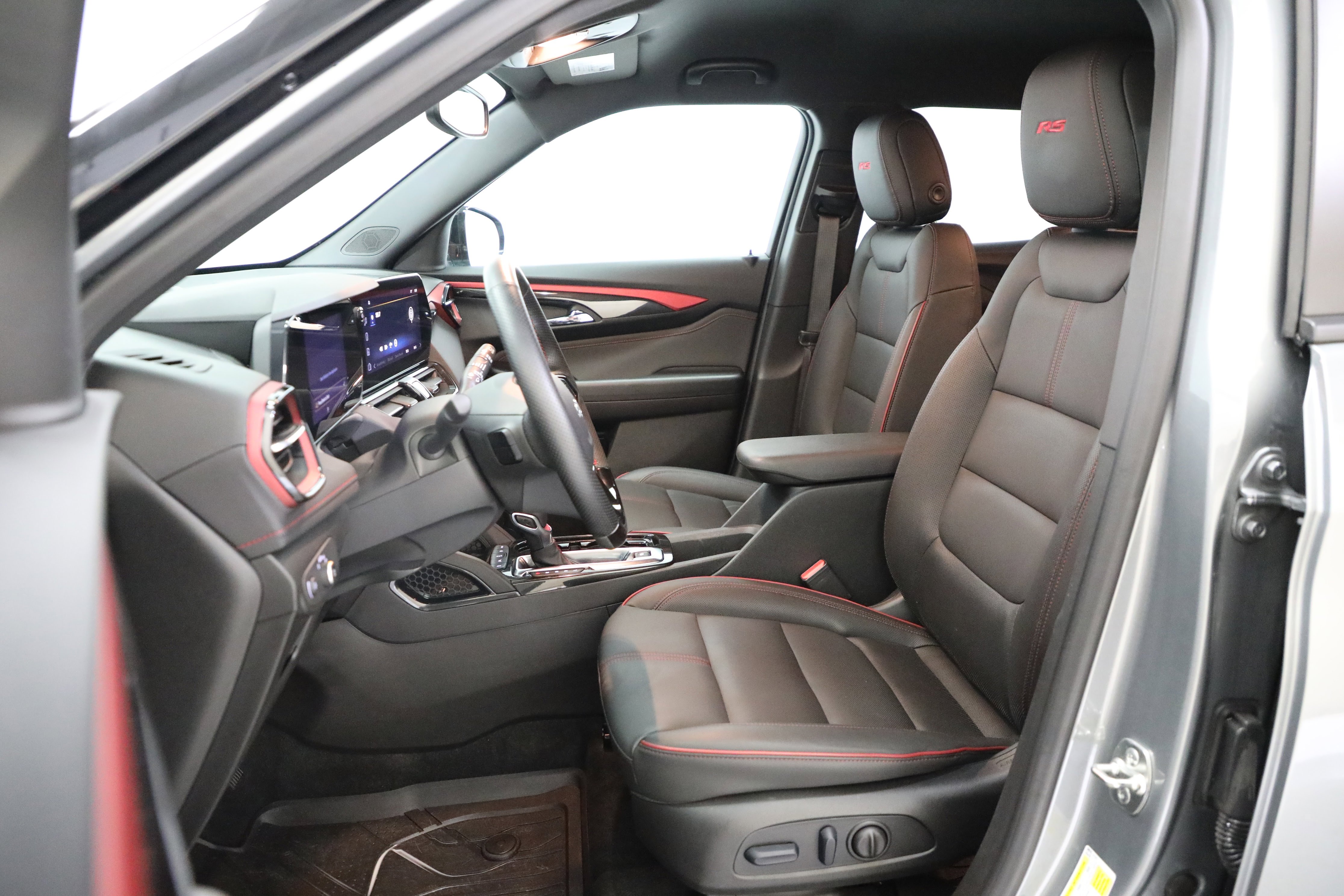 Used 2024 Chevrolet TrailBlazer RS w/ Convenience Package image 9