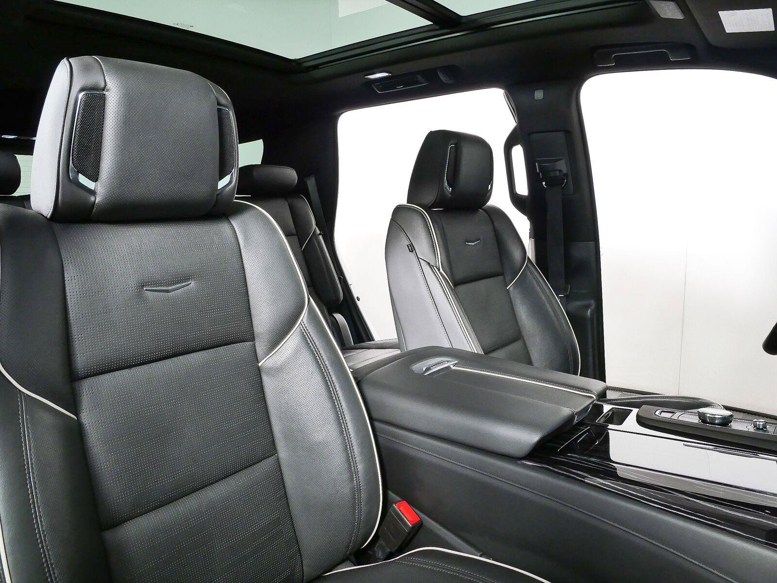Used 2023 Cadillac Escalade Sport w/ Touring Package AWD/4WD image 24