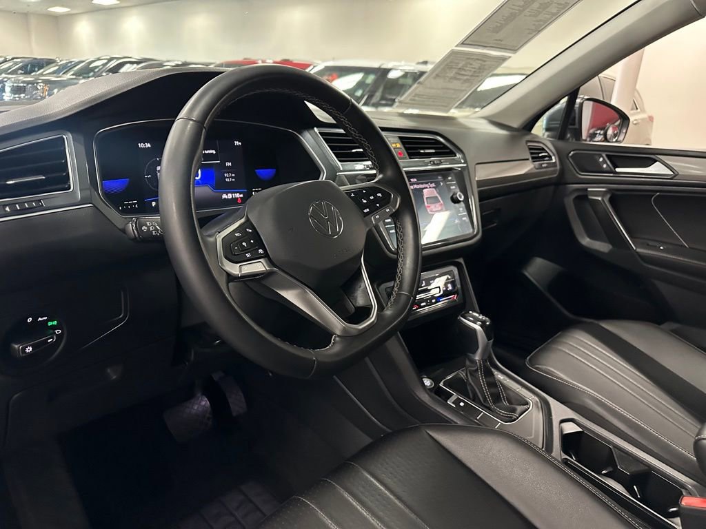 Used 2022 Volkswagen Tiguan SE FWD image 14