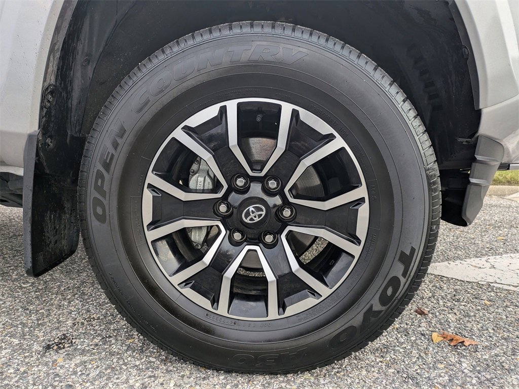 Used 2023 Toyota Tacoma TRD Sport image 11