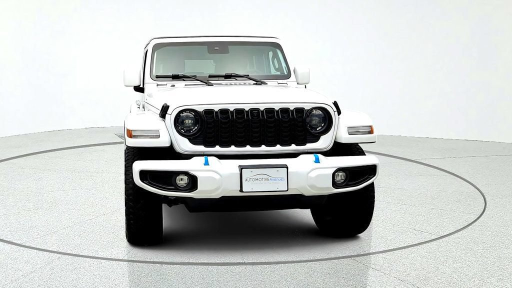 Used 2024 Jeep Wrangler High Altitude AWD/4WD image 2