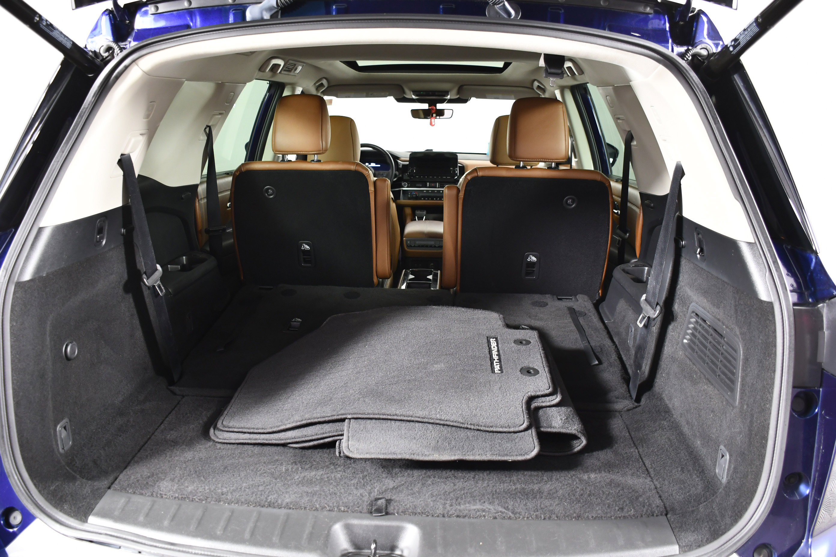 Used 2023 Nissan Pathfinder Platinum image 53