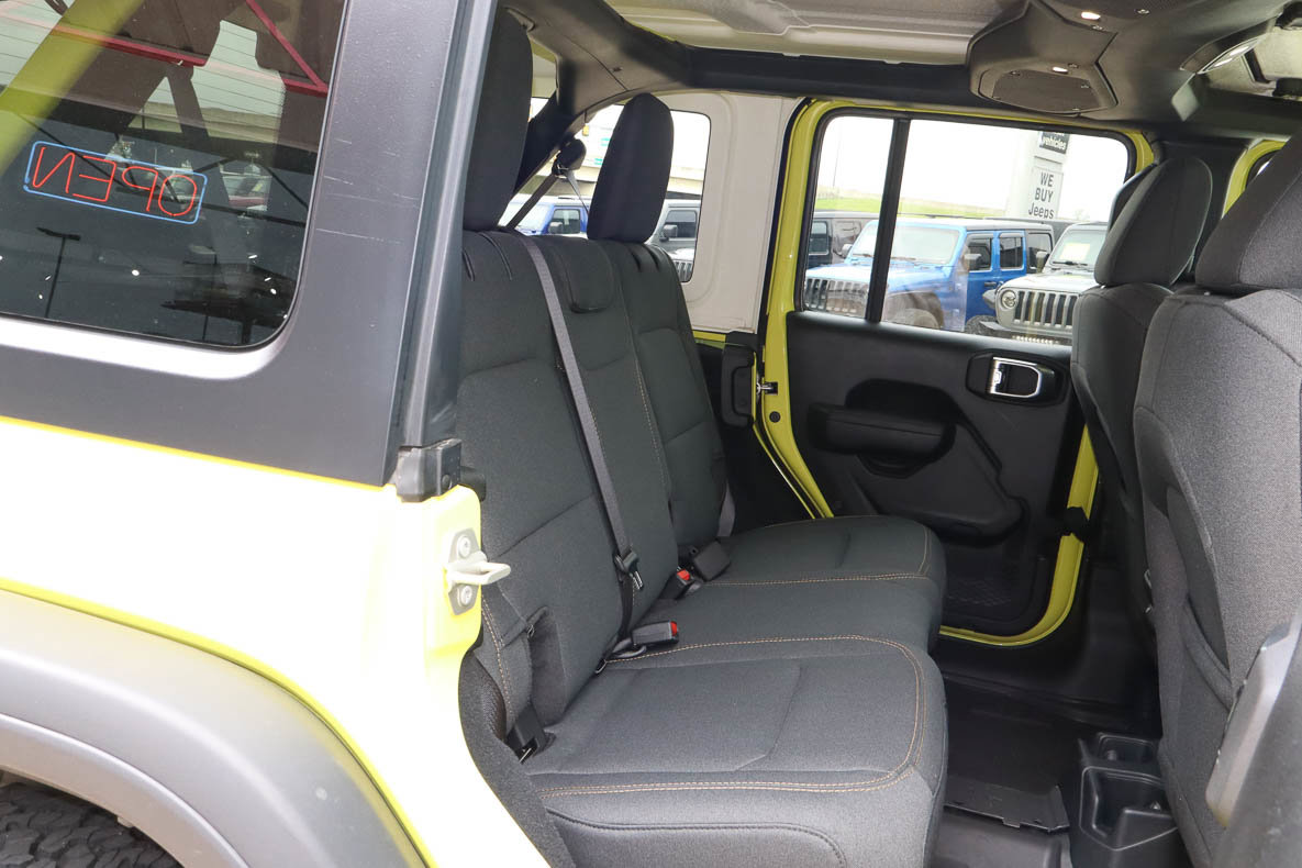 Used 2024 Jeep Wrangler Willys AWD/4WD image 27