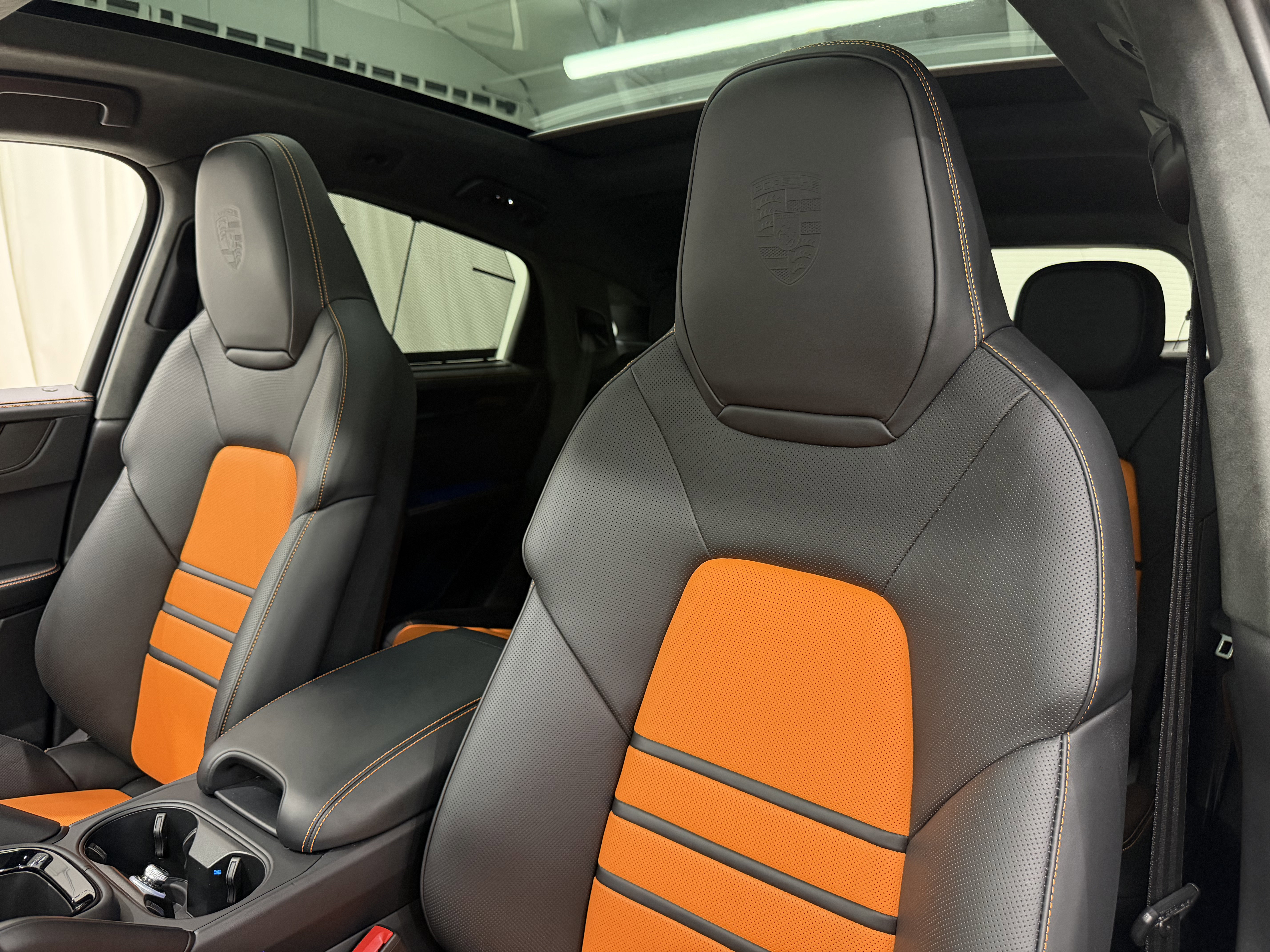 Certified 2025 Porsche Cayenne GTS image 5