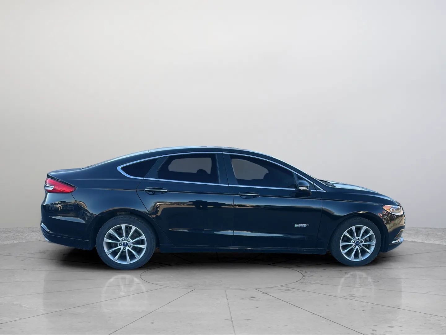 Used 2018 Ford Fusion Energi SE image 12