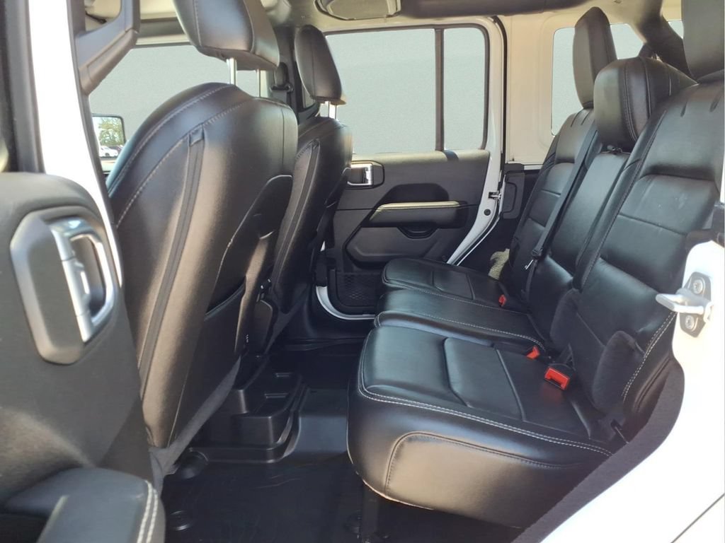 Used 2021 Jeep Wrangler Unlimited Sahara AWD/4WD image 16