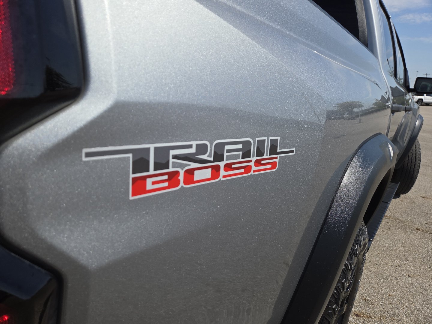 Used 2024 Chevrolet Colorado Trail Boss w/ Advanced Trailering Package AWD/4WD image 9