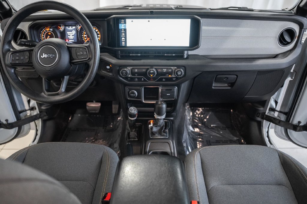 Used 2024 Jeep Wrangler Unlimited Sport AWD/4WD image 17