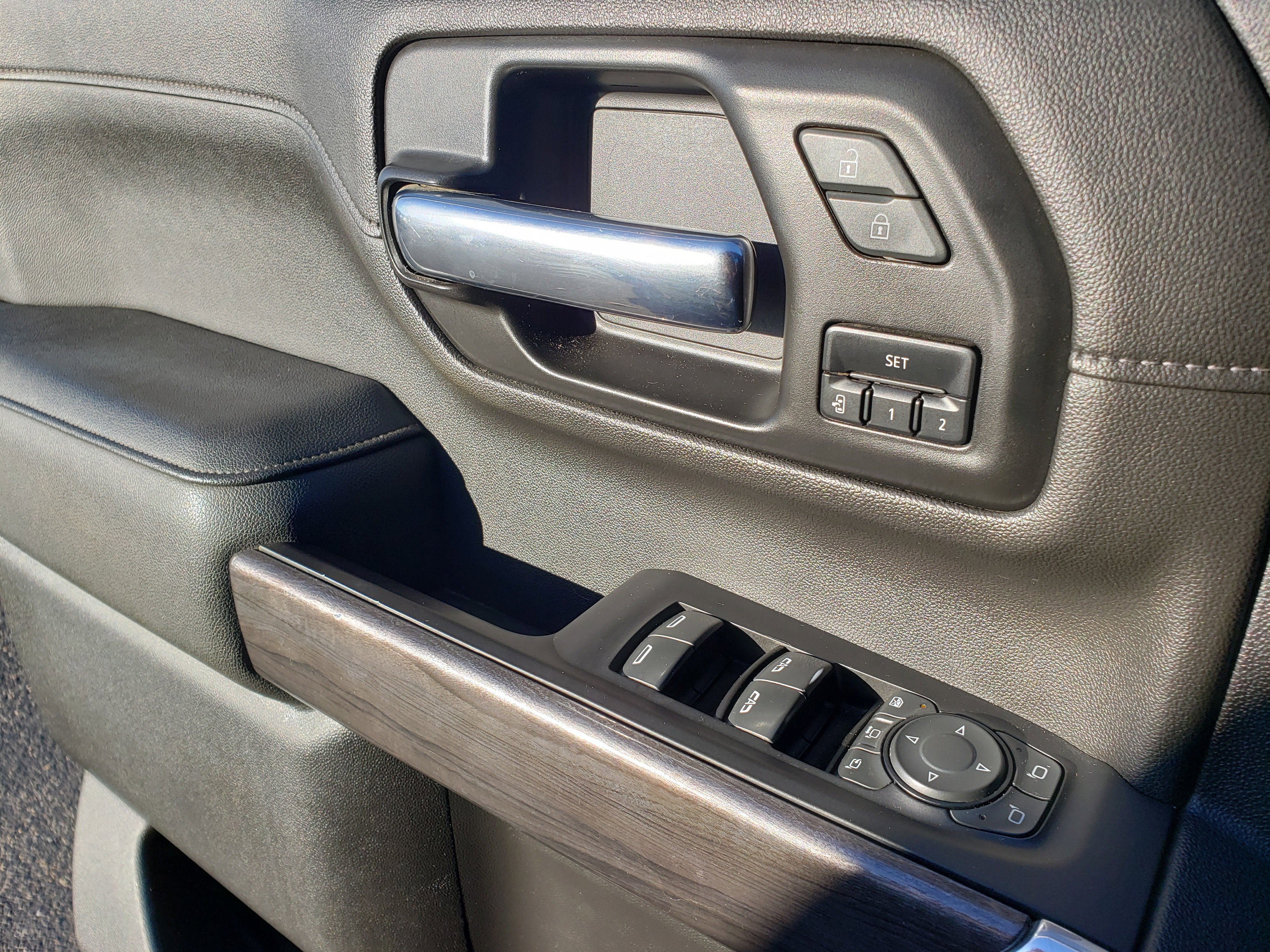 Used 2022 Chevrolet Silverado 2500 LTZ w/ LTZ Premium Package image 13