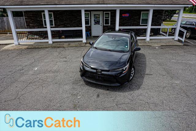 Used 2020 Toyota Corolla LE FWD image 3
