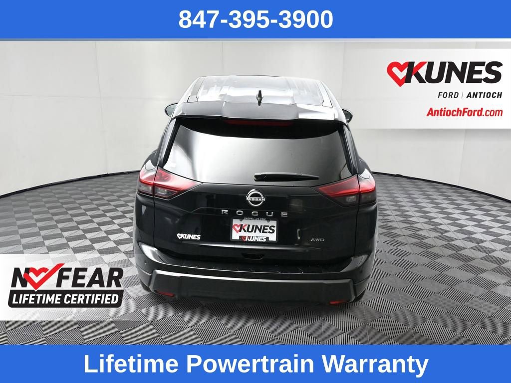Used 2024 Nissan Rogue S image 16